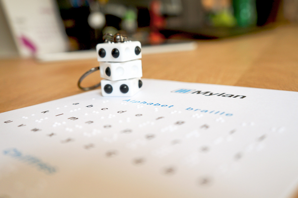 Objet de sensibilisation au handicap : Braille