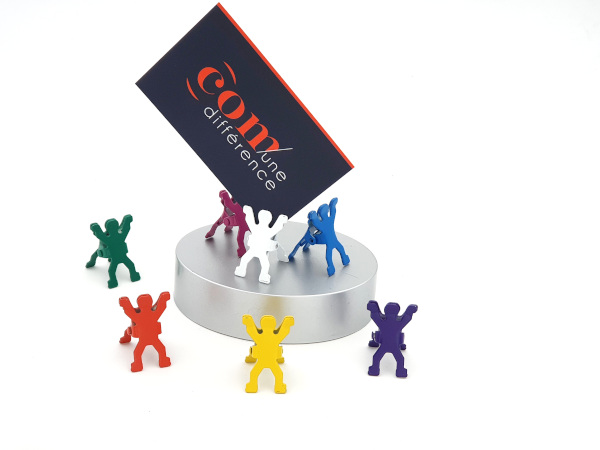 porte-memo-magnetique-com-une-difference3